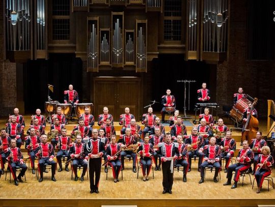 Koncert Reprezentacyjnego Zespołu Artystycznego Wojska Polskiego z okazji pierwszej rocznicy ustawy o obronie Ojczyzny w Ciechanowie