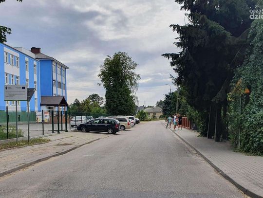 Kontrole dróg przy placówkach oświatowych w Mławie i powiecie mławskim