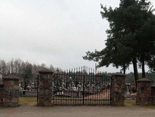 Kradły znicze i ozdoby z cmentarza. Zostały złapane na gorącym uczynku