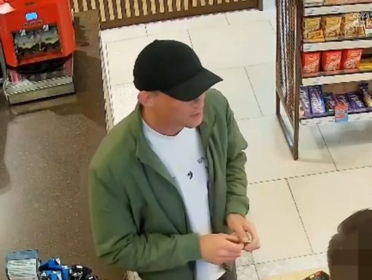 Kradzione tablice i kradzież paliwa. Czy rozpoznajesz sprawcę z nagrania?