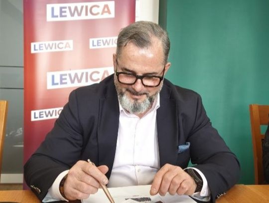 Arkadiusz Iwaniak podczas śniadania prasowego w Ciechanowie