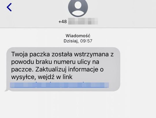 Link o wstrzymanej paczce to pułapka. Kobieta straciła prawie 3,5 tys. złotych 