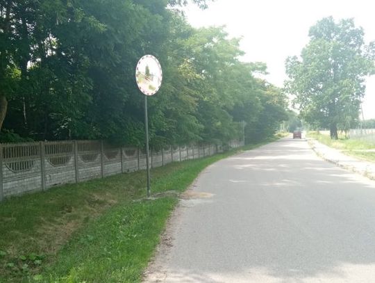 Lustro drogowe w Pałukach. Dlaczego zostało postawione?