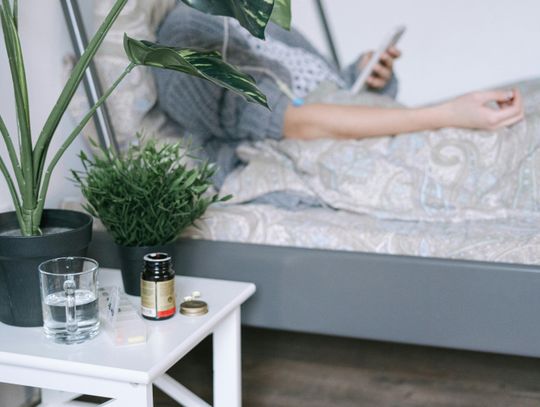 Mama ucznia szkoły mundurowej walczy o życie. Nadzieja jest w Niemczech Osoba chora na nowotwór