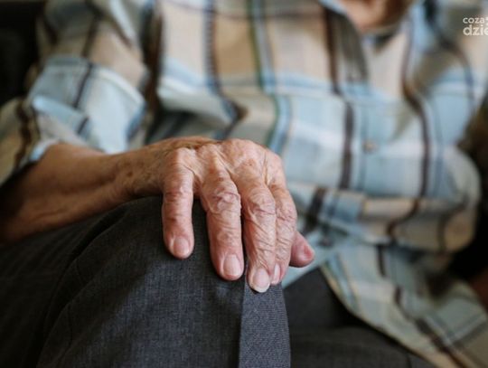 Marszałek apeluje do seniorów: Prosimy, przetrwajcie ten czas w domu