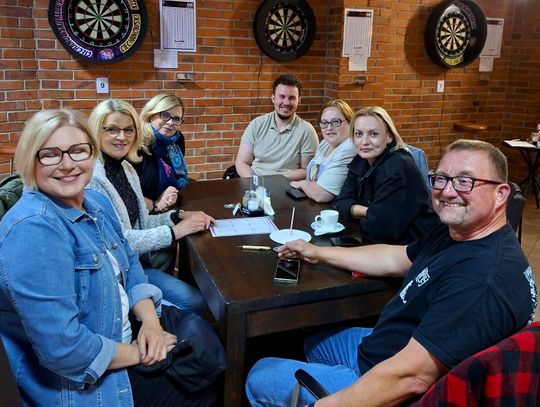 Finał sezonu PubQuizu w Ciechanowie. Pomoc dla Dominika