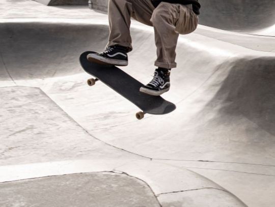 Mława inwestuje w bazę sportową. Powstanie skatepark, przebudowa czeka korty tenisowe