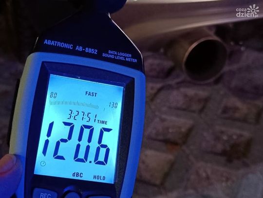 Mława. Mieszkańcy narzekali na hałas, policja ruszyła z kontrolami
