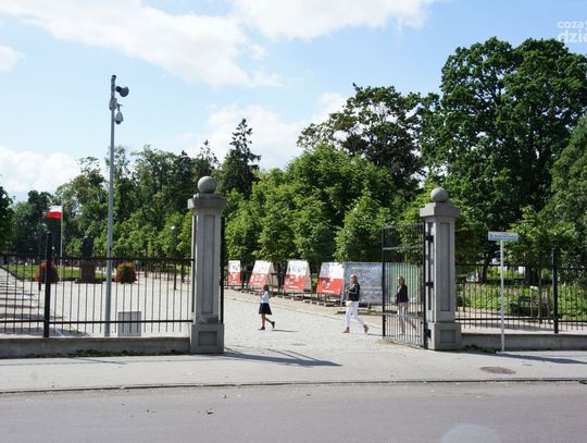 Mława. Wystawa plenerowa przedwojennej fotografii już jutro