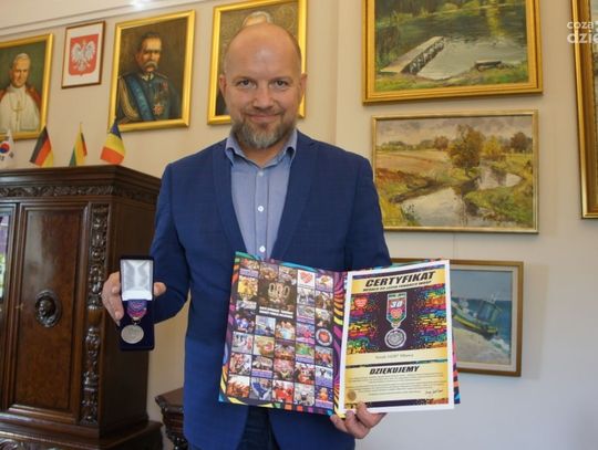 Mławski Sztab WOSP otrzymał medal 30-lecia Fundacja Wielkiej Orkiestry Świątecznej Pomocy