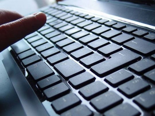 Na jej oczach zniknęły pieniądze. Mławianka ofiarą "pracownika banku"