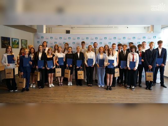 Najlepsi uczniowie nagrodzeni przez prezydenta Ciechanowa. Poznaj laureatów!