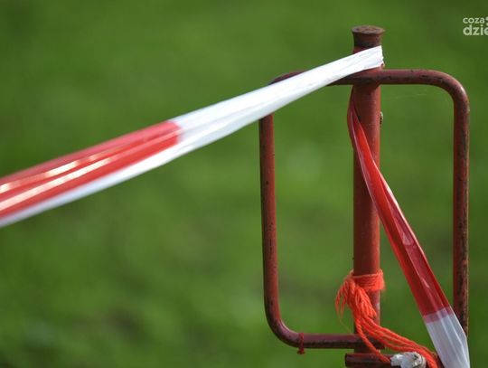 Nie żyje nastolatek przygnieciony przez ścianę. Tragedia pod Gołyminem