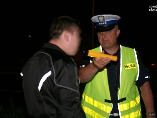 Nietrzeźwi kierowcy na ulicach Mławy – relacje świadków i akcje policji