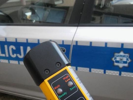 Nietrzeźwy kierowca uszkodził znaki drogowe w Płońsku