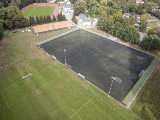 Nowa nawierzchnia na ciechanowskim stadionie