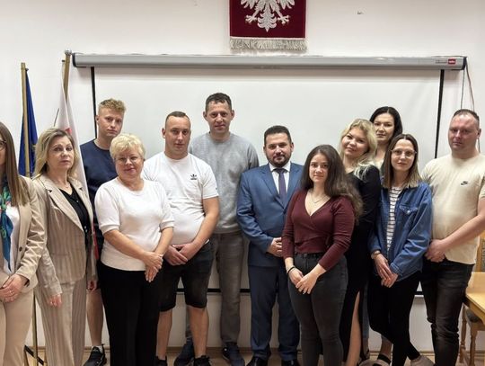 Nowe firmy rozwijają skrzydła w powiecie przasnyskim - przedsiębiorcy podpisali umowy na dofinansowanie Nowe firmy rozwijają skrzydła w powiecie przasnyskim - przedsiębiorcy podpisali umowy na dofinansowanie