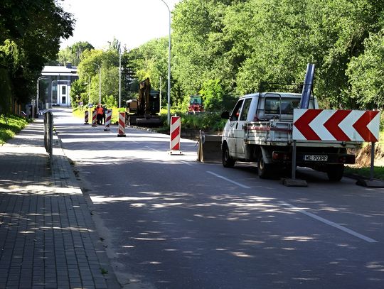 Nowe miejsca parkingowe przy przedszkolu na os. Śródmieście do końca wakacji