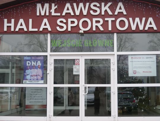 Wejście do mławskiej hali sportowej