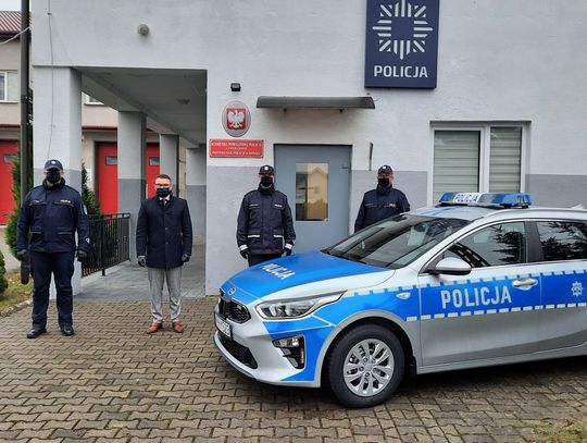 Nowy radiowóz dla policjantów z Sońska. Policja i gmina złożyły się po 50%