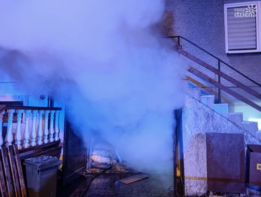 Paliła się piwnica na Czarnieckiego, znamy szczegóły akcji strażaków