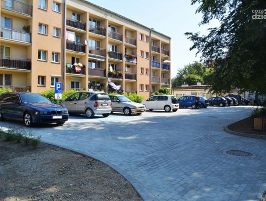 Parking przy Hallera już gotowy