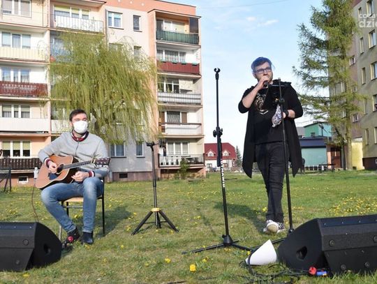 Pierwszy koncert pod blokiem za nami (zdjęcia)