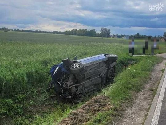 Pijany i bez prawa jazdy. 23-latek dachował w Gołyminie-Ośrodku Pijany i bez prawa jazdy. 23-latek dachował w Gołyminie-Ośrodku