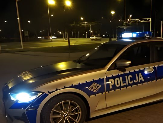 Pijany kierowca spowodował kolizję i uciekł. Zatrzymał go patrol