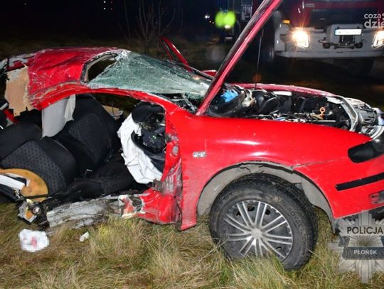 #PILNE Tragedia na drodze powiatowej - młody mężczyzna ginie na miejscu, a jego kolega trafia do szpitala