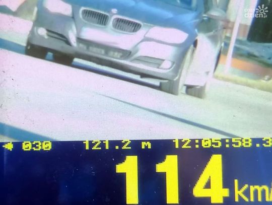 Pirat drogowy ukarany mandatem w wysokości 2 tys. zł na ul. Mławskiej w Radzanowie