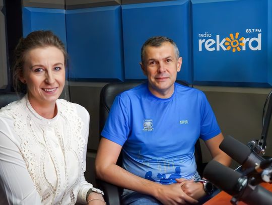 Ewelina Jabłońska i Artur Iniarski w studiu Radia Rekord