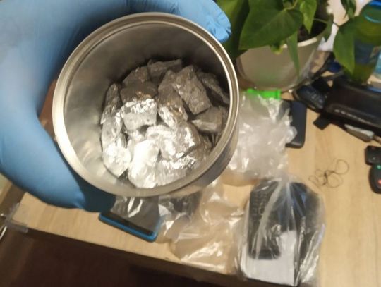 Ponad 3 kg narkotyków i broń - mieszkaniec Mławy zatrzymany