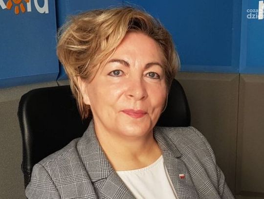 Poseł Anna Cicholska tryska radością. Ma powody?