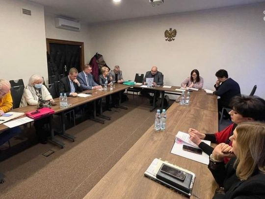 Posiedzenie komisji rewizyjnej powiatu ciechanowskiego w nerwowej atmosferze