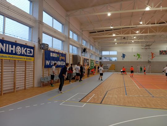 POSŁUCHAJ. Pokazali co to znaczy mieć ducha walki: I Mikołajkowy Turniej Halowej Piłki Nożnej w Sońsku POSŁUCHAJ. Pokazali co to znaczy mieć ducha walki: I Mikołajkowy Turniej Halowej Piłki Nożnej w Sońsku