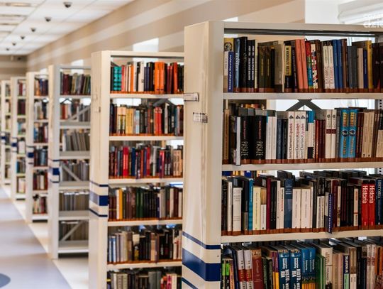 Powiat Mławski z dużym wsparciem! 40 tysięcy złotych popłynie do szkolnych bibliotek