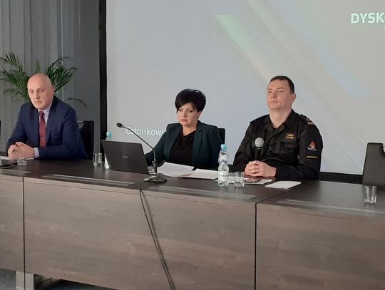 Powiatowy Zespół Zarządzania Kryzysowego z władzami z terenu powiatu ciechanowskiego
