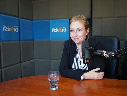 Radna Ciechanowa Krystyna Hausman-Manista w studiu Radia Rekord