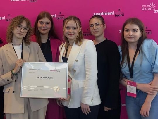 Prestiżowy "Srebrny Wilk" dla piątki uczennic szkół średnich z całej Polski. Wśród nich była nasza "ziomalka"
