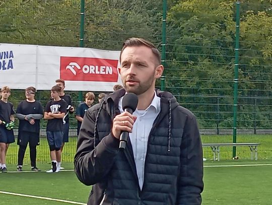 Prezydent Ciechanowa otwiera "Orlika" i zapowiada: zadbamy o halę i kolejną szkołę