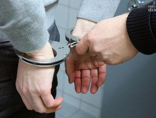 Pułtusk. Poszukiwany listem gończym wpadł, bo nie miał maseczki