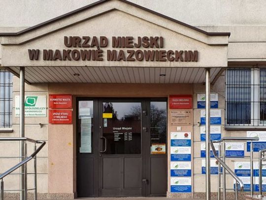 Ratusz w Makowie się zamyka, obsługa interesantów tylko zdalnie