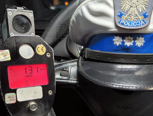 Rekordzista z audi jechał 131 km/h. Na dodatek nie miał prawa jazdy
