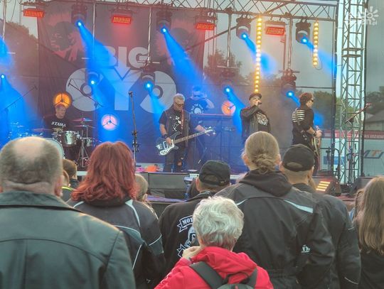 Rockowe brzmienia w ramach dwudniowej imprezy w Gołotczyźnie - „podGrodzisko” z Big Cycem rozgrzewało [fotorelacja]