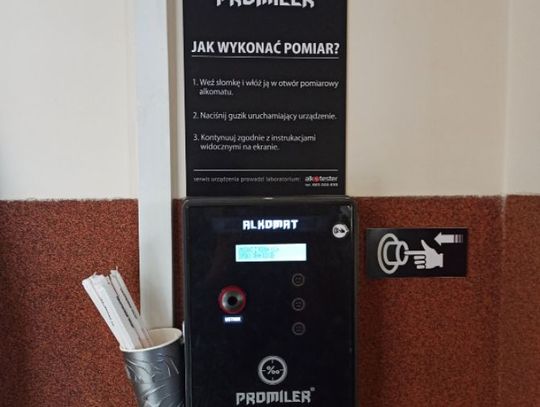 Samoobsługowy alkomat w płońskiej komendzie