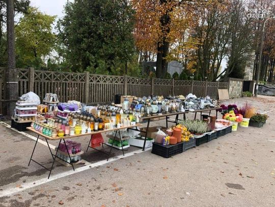 Samorząd Ciechanowa wspomoże handlujących kwiatami i zniczami