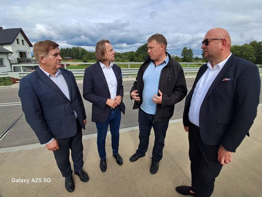 Samorządowcy na ratunek Wkrze