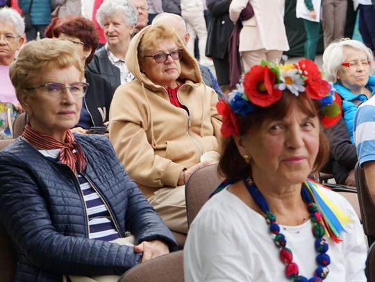Seniorzy podczas Senior Cafe