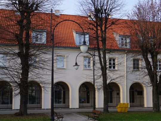 Spotkanie z pasją przed Krzywą Halą